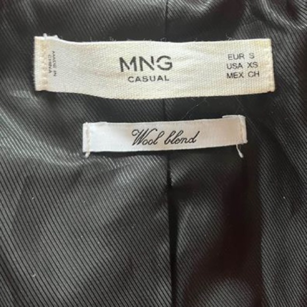 MANGO wool coat- size XS US- barley used- very good condition:) - Picture 2 of 2